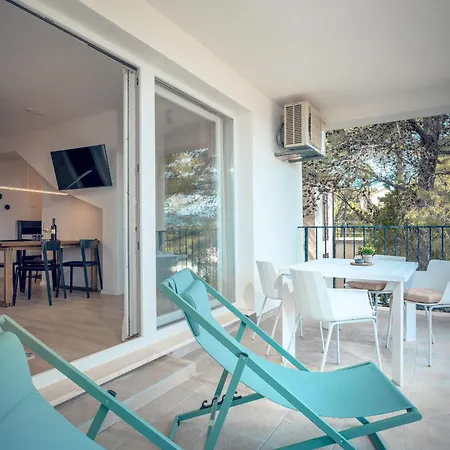 Niki Jelsa (Hvar)
